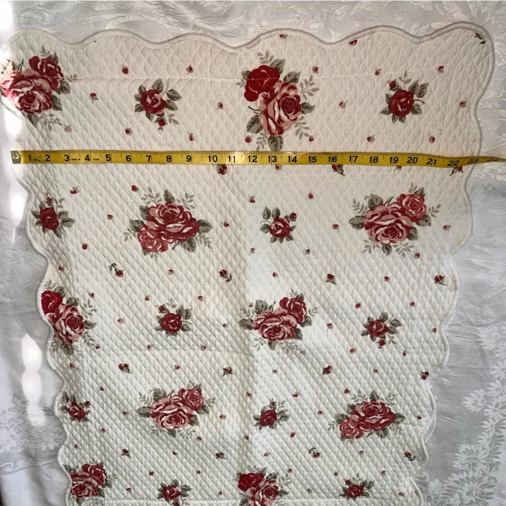 2 Pillow Shams Colchas S. Domingos Quilted Scalloped Ivory with Pink Roses